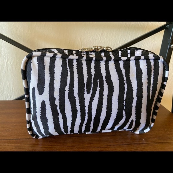 Ricardo Beverly Hills • Convertible Shopper Zebra - Picture 2 of 13